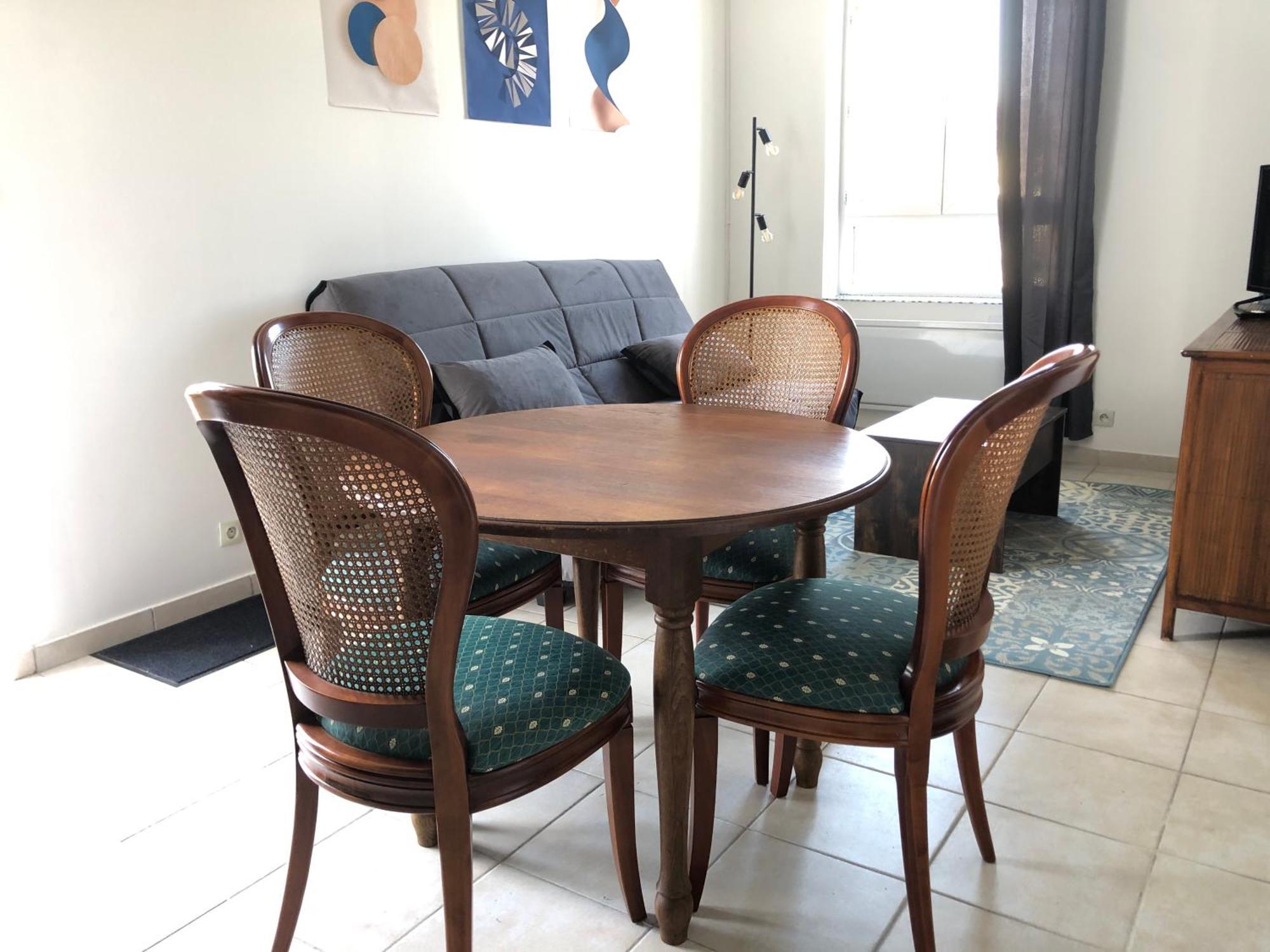 Votre Oasis De Detente : Flambant Neuf, 1 Chambre, 4 Couchages A *